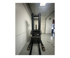 Crown Forklift RR725 (Used) – Affordable & High-Quality!