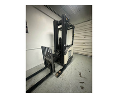 Crown Forklift RR725 (Used) – Affordable & High-Quality! - Image 2