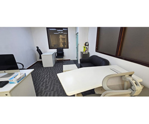 BUSINESS CENTER OFFICE =200 SQFT