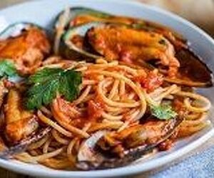 Dining at the Best Restaurants & Bars in Killcare Heights!