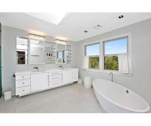 East Hampton general contractor - Alexim Builders