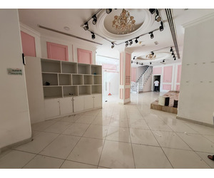 Salon-Ready Ladies Salon for Rent in Al Rigga Dubai | 1,600 Sqft
