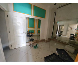 Salon-Ready Ladies Salon for Rent in Al Rigga Dubai | 1,600 Sqft - Image 3