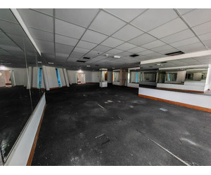 Spacious 2,049 Sqft Office for Rent in Prime Burjuman - Image 5