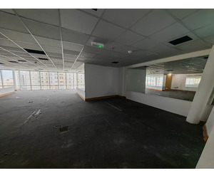 Spacious 2,049 Sqft Office for Rent in Prime Burjuman - Image 6