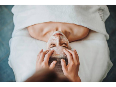 Don't Settle for Average—Experience a Luxury Facial Treatment Today - Image 2