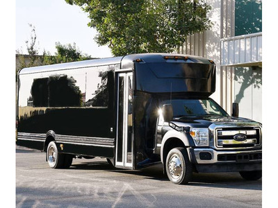 chauffeur & luxury limousine service in Dallas - Image 5